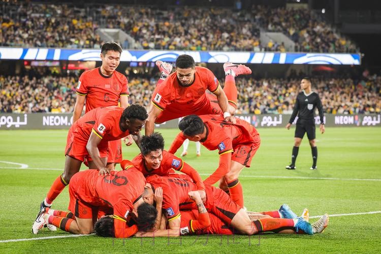 东亚杯国足4-3险胜澳大利亚 不败战绩获亚军 东亚杯国足4-3险胜澳大利亚 不败战绩获亚军